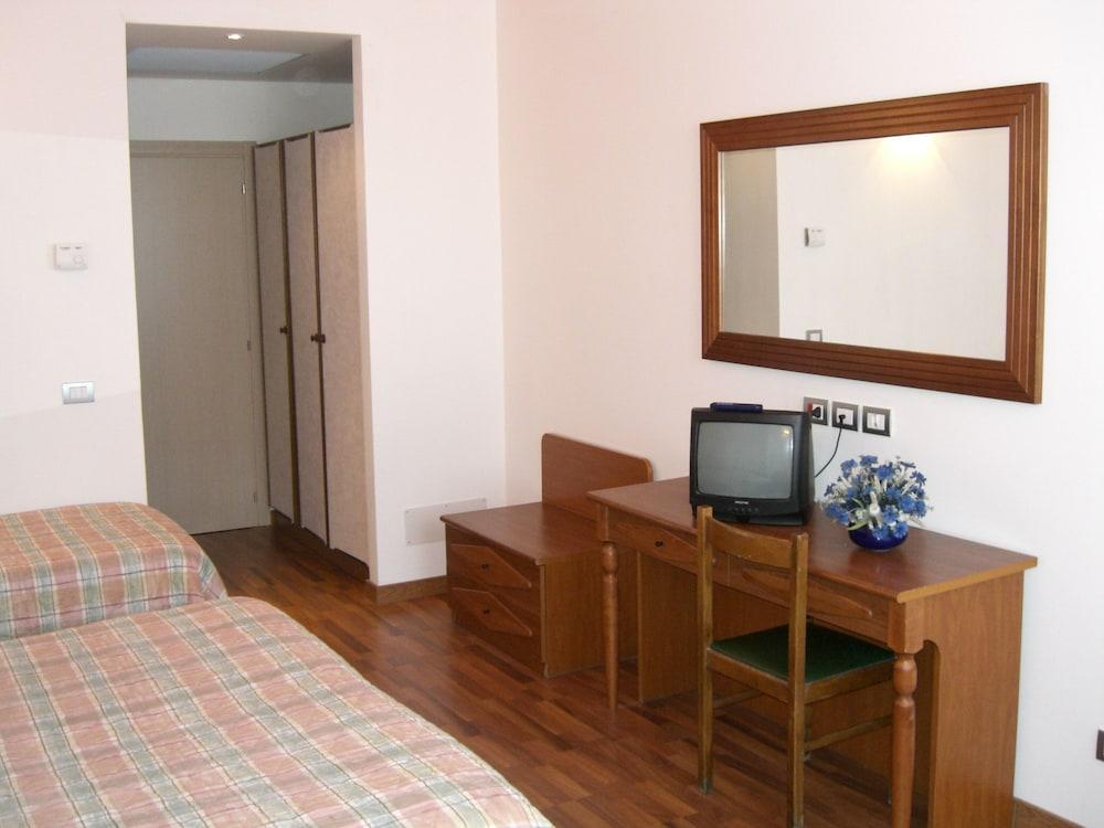 Hotel Golden リミニ エクステリア 写真