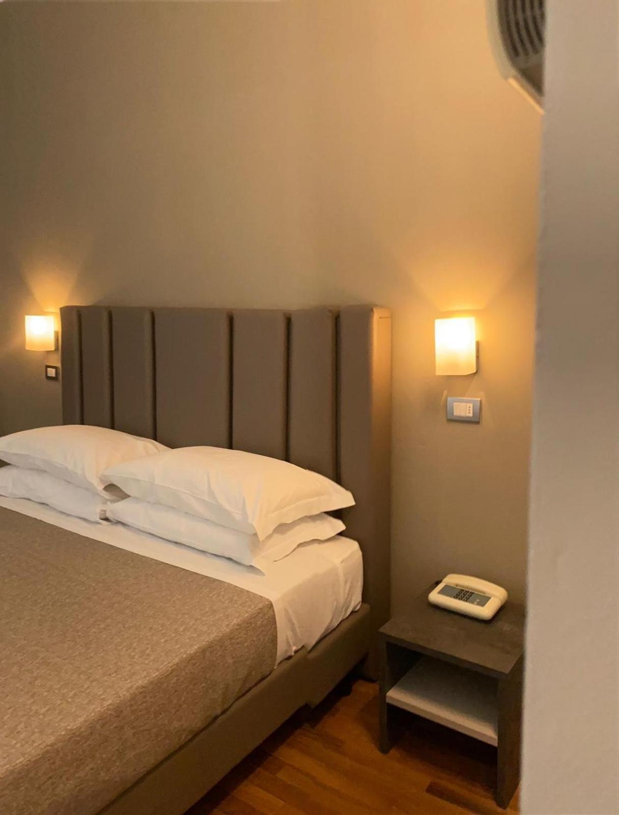 Hotel Golden リミニ エクステリア 写真